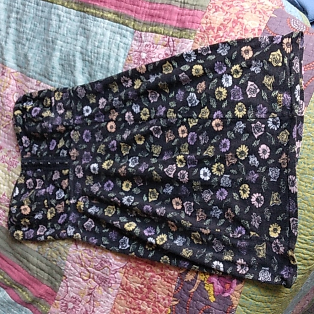 Fitted floral strapless black dress